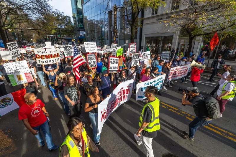 特朗普政府向北卡夏洛特部署联邦特工美国政府派遣的联邦特工抵达北卡罗来纳州夏洛特，准备在民主党主导城市展开新一轮移民执法行动