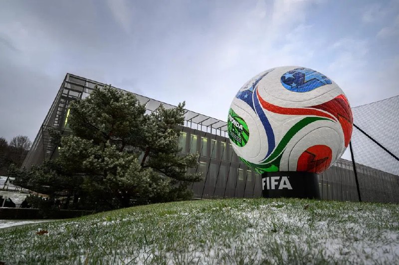 代表团多人遭美国拒签 伊朗宣布不参加世界杯抽签伊朗足球协会宣布，由于美国拒绝向伊朗代表团多名成员发放签证，伊朗决定抵制下周在华盛顿举行的世界杯抽签仪式