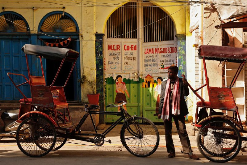 报告：印度十亿人无可支配收入 家庭储蓄写50年新低最新报告指出，尽管印度人口多达14亿，但估计约有10亿人缺乏用于购买非必需商品或服务的可支配收入