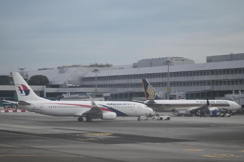 马航MH609紧急折返 飞新加坡途中发紧急信号马来西亚航空一架从吉隆坡飞往新加坡的班机起飞后紧急折返