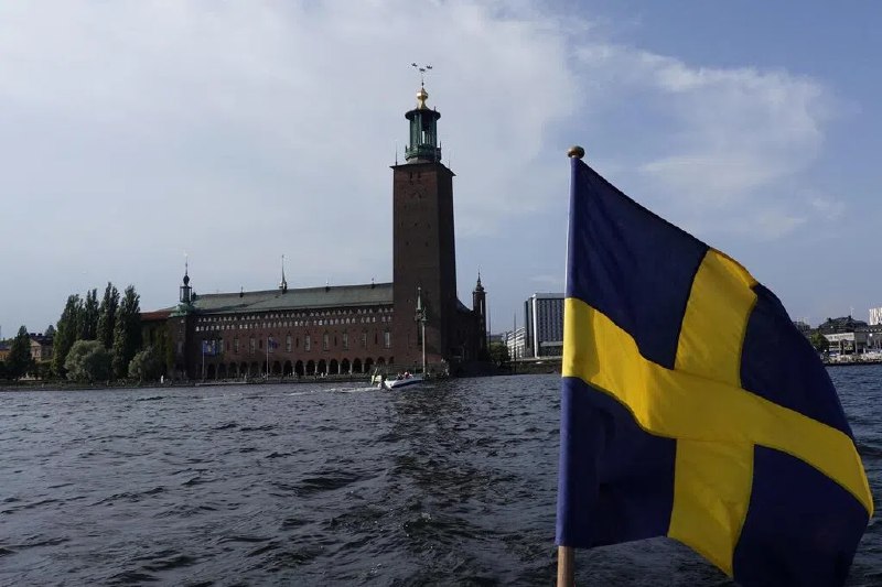 瑞典警方估计全国约有1万7500私会党徒瑞典警方周五（11月7日）透露，人口约1060万的瑞典，约有1万7500名私会党徒，且约有5万人相信跟团伙犯罪活动有关联