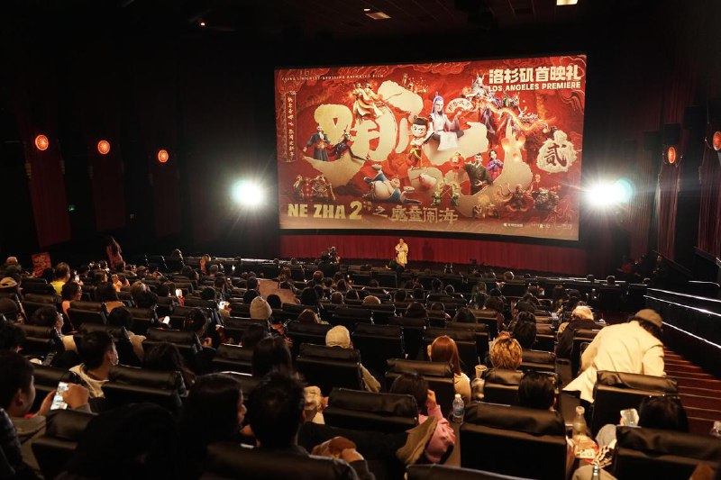 下午察：闹海“哪吒” 火出海外？中国动画电影《哪吒之魔童闹海》（简称《哪吒2》）以势如破竹的架势持续刷新票房纪录，它的火爆也成为海外媒体和网民的热门话题