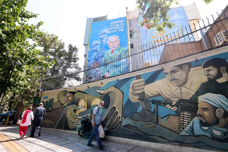 德国敦促公民离开伊朗并避免前往伊朗德国敦促公民离开伊朗，并避免前往伊朗，以免因德国对伊朗启动“快速恢复制裁”而遭伊朗报复