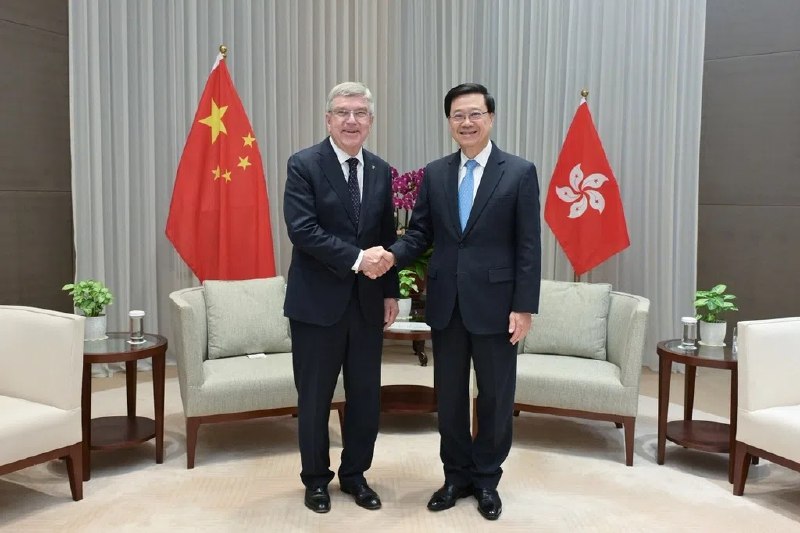 国际奥委会终身名誉主席：大湾区具备申奥条件国际奥林匹克委员会终身名誉主席巴赫在香港受访时说，大湾区拥有许多世界级运动设施，具备申办奥运会的条件