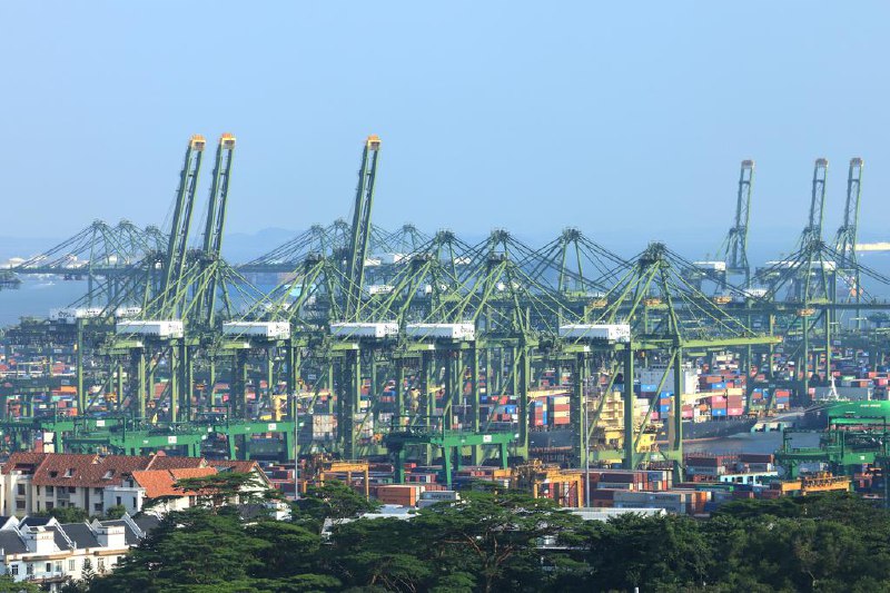 需求走弱和运力供过于求 今年海运价格或进一步下滑随着海运运力供过于求，加上关税与地缘政治紧张局势导致贸易路线发生变化，今年亚洲至美国海运价格可能会进一步下跌