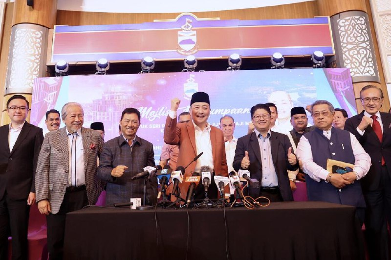 马国沙巴首长宣布解散州议会 60天内举行州选马来西亚沙巴州首席部长哈芝芝宣布，沙巴州议会正式解散，为即将举行的第17届沙巴州选举铺路