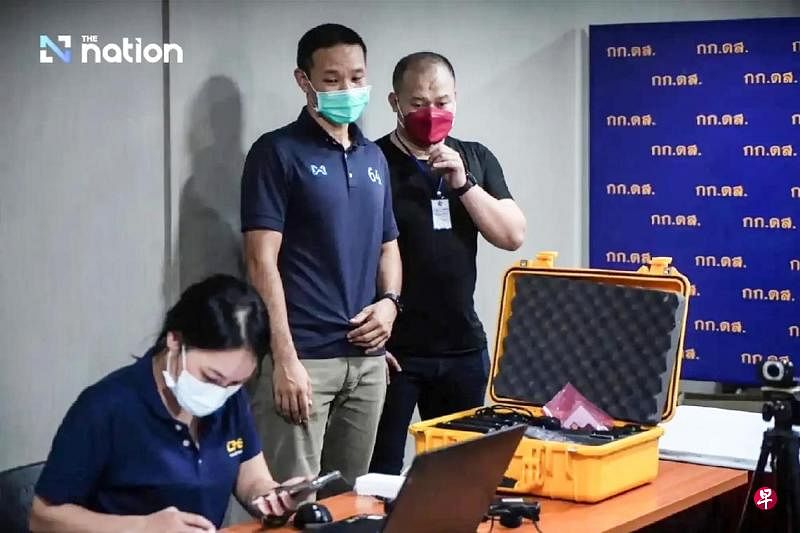 合谋性侵千名未成年人 泰教师坐牢111年216个月泰国教师与模特经纪公司老板合谋诱骗和性侵1000名未成年人，被判坐牢111年和216个月