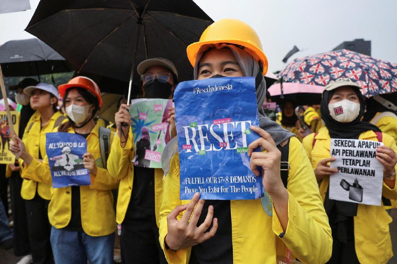 印尼新财长普尔巴亚 承诺将赤字控制在3%以内印度尼西亚新财长普尔巴亚说，他将与央行合作，缓解金融市场的流动性，以释放用于经济活动和政府项目的资金