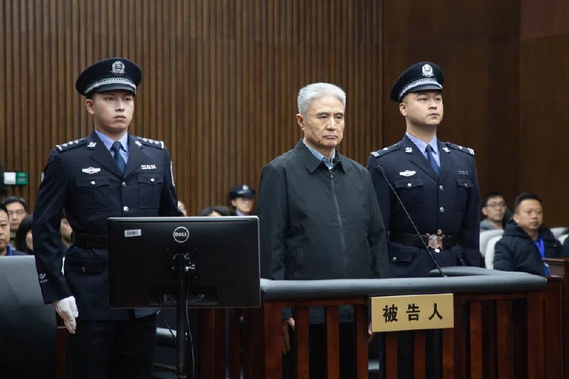 中共海南省委原书记罗保铭被判15年中共海南省委原书记罗保铭非法收受财物1.13亿余元（人民币，下同，约2075万新元），一审被判刑15年