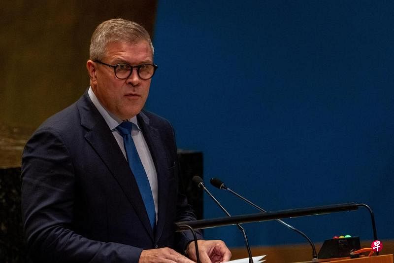 冰岛联合政府解体 总统宣布11月30日提前议会选举冰岛将于11月30日举行议会选举，此前总理贝内迪克松于星期天（10月13日）宣布，三党联合政府已经解体，总统将在星期二（15日）晚些时候正式宣布这一消息