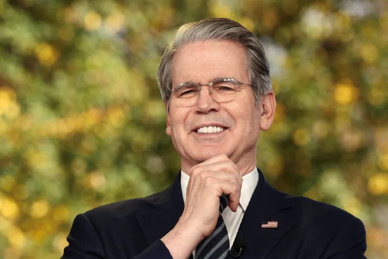 贝森特：英伟达高端晶片未来或可对华出售美国财长斯贝森特暗示，美国最终可能允许向中国公司销售英伟达生产的高端计算机晶片