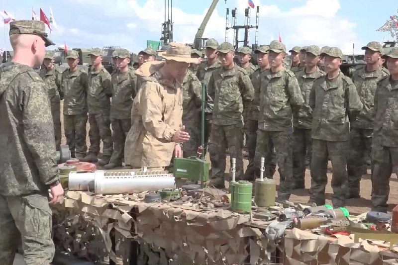 俄方：朝鲜军队在库尔斯克排雷工作中发挥关键作用俄罗斯国防部星期五（11月14日）说，曾在库尔斯克战场协助俄军的朝鲜军队，目前正在该地区的排雷工作中发挥重要作用