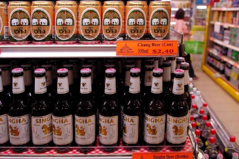 泰国下午禁酒令实施一周就喊停泰国的下午禁酒令因为旅游业者和酒吧业者强烈反弹而迅速喊停，游客和泰国民众又可以在下午喝酒了