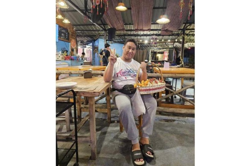 为赚800元 泰网红急灌威士忌丧命泰国警方逮捕一名男子，指控他导致一名网红在派对灌下威士忌而死亡