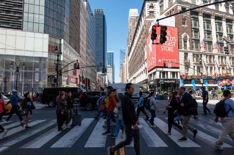 美国一季度经济环比萎缩0.5%美国商务部公布的最终修正数据显示，2025年第一季度美国国内生产总值（GDP）环比按年率计算萎缩0.5%，较此前公布的初次估值和修正值明显下调