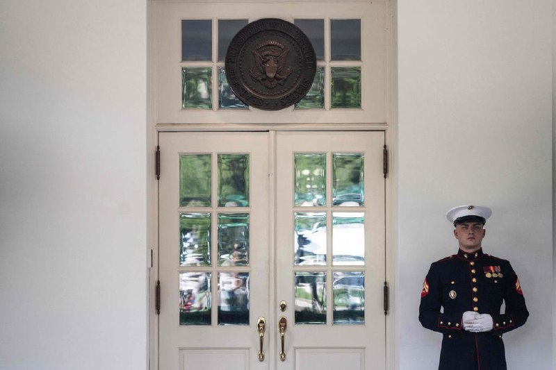 消息：白宫拟大幅削减对全球范围战争罪调查项目的资助根据三名知情美国消息人士及路透社查阅的政府内部文件，白宫已建议终止美国对近20个在全球范围内开展战争罪及问责工作项目的资助