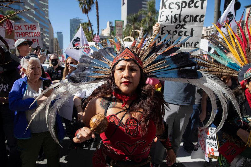 3月8日国际妇女节 全球各地妇女走上街头捍卫女权世界各地的妇女走上街头纪念国际妇女节，要求同工同酬、政治代表权和结束性别暴力，同时表达对镇压加剧的担忧