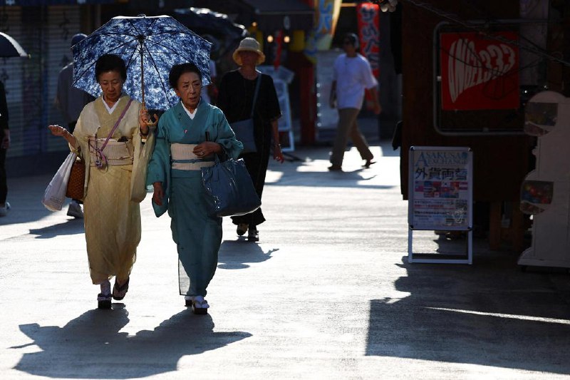 日本一周内第二次创纪录高温 达41.8摄氏度日本大部分地区遭遇酷热天气，一周内第二次创下高温纪录，达到41.8摄氏度