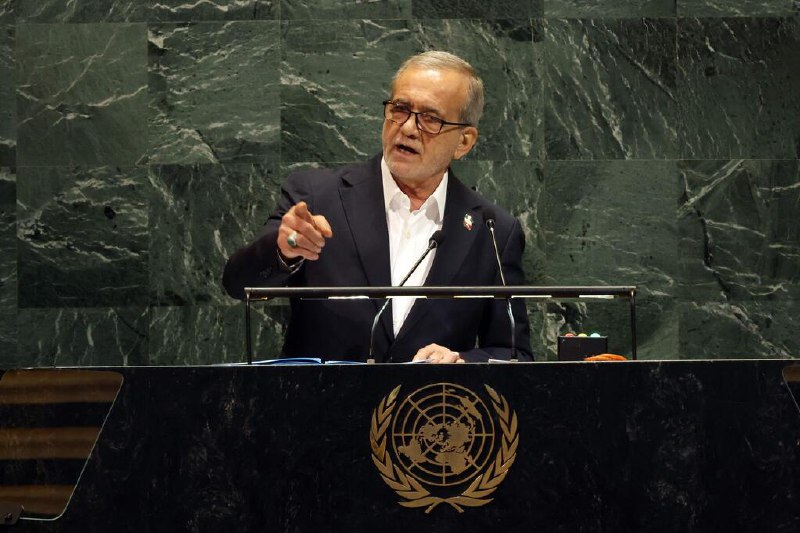 伊朗总统联大表态：德黑兰绝不制造核弹在国际社会或于数天内就伊朗核计划恢复制裁之际，伊朗总统佩泽希齐扬在联合国大会上承诺，德黑兰无意发展核武器