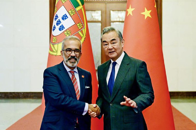 王毅：全球治理赤字加剧 各国需更多对话理解合作中国外长王毅星期一（9月8日）在北京会见葡萄牙外长兰热尔时指出，中国和葡萄牙当年通过谈判妥善解决澳门问题，树立了和平解决争端的典范