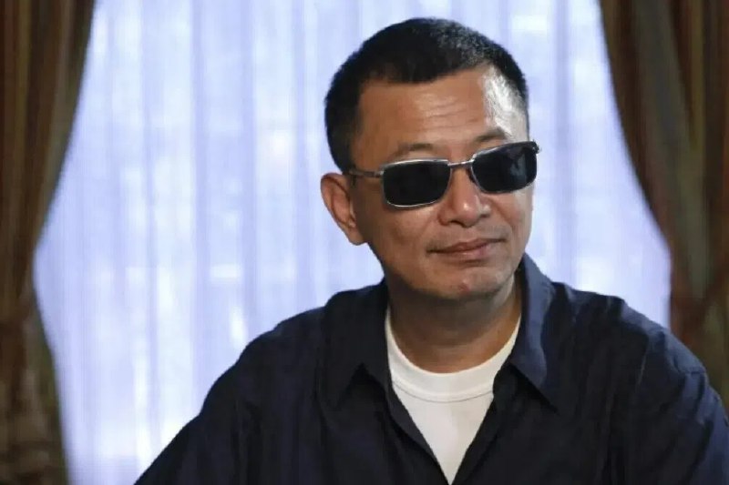 下午察：陷入《繁花》争议  王家卫凉凉？有影像诗人、“墨镜王”之称的香港知名导演王家卫，因为《繁花》一剧，正从巅峰走下神坛