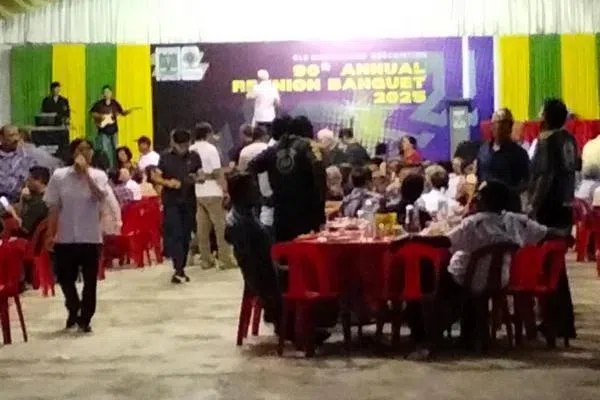 马来西亚内阁一致通过 华小礼堂不禁酒会活动经马来西亚华裔部长在内阁会议反映后，内阁决定，全国华小礼堂宴会不受政府学校严禁举办任何酒会活动禁令的影响，维持现状