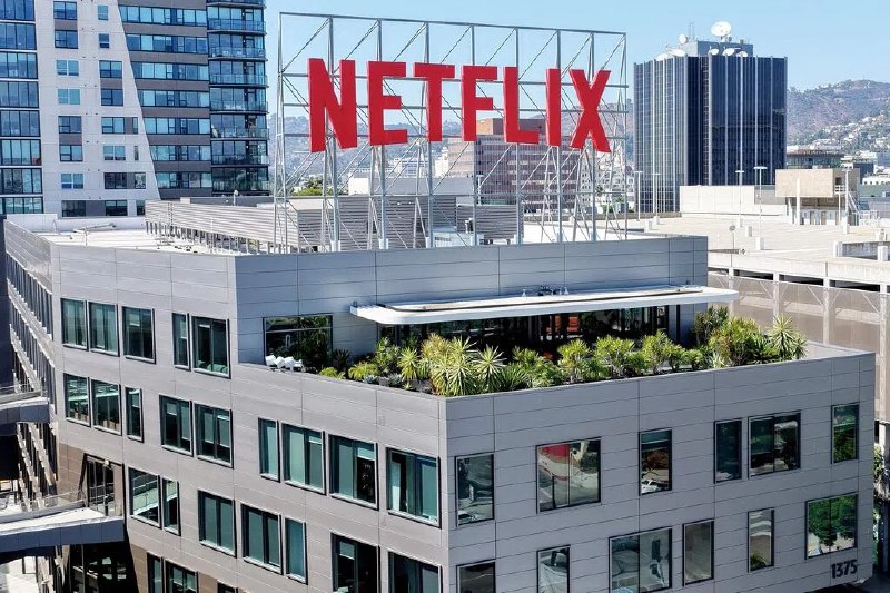 Netflix首次开设主题公园 免费入场串流平台Netflix将首次进军主题公园领域，与迪士尼和环球影城等娱乐巨头展开竞争