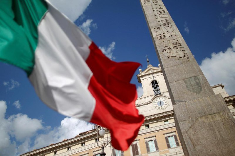 意大利选民公投 表决是否放宽移民入籍要求意大利选民就放宽公民身份规定和加强劳动法举行公投，总理梅洛尼领导的政府反对这两项提案，呼吁民众弃权