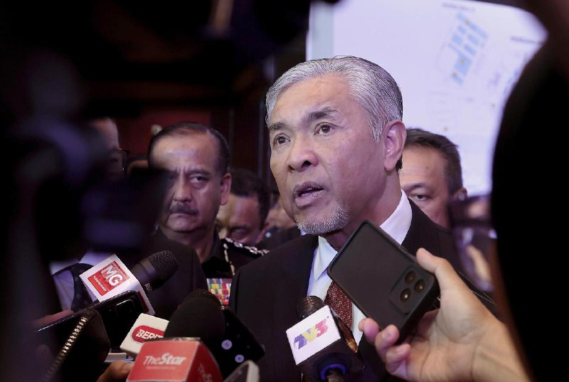 阿末扎希支持安华连任首相马来西亚联合执政党巫统主席阿末扎希说，他支持首相安华在第16届大选后继续担任首相领导国家