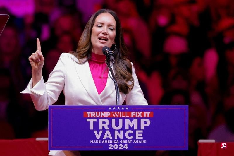 特朗普提名美优先政策研究所所长罗林斯为农业部长美国当选总统特朗普宣布提名美国优先政策研究所所长罗林斯为农业部长