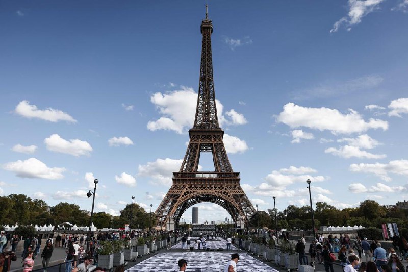 惠誉下调法国主权信用评级国际评级机构惠誉星期五（9月12日）发布报告，将法国长期外币发行人违约评级从“AA-”下调至“A+”，评级展望调整为“稳定”