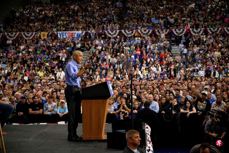 奥巴马到宾州激情催票 为哈里斯争取年轻选民支持美国前总统奥巴马星期四（10月10日）在宾夕法尼亚州匹兹堡大学校园的竞选集会上，激情地为副总统哈里斯催票，坚决反对前总统特朗普重返白宫