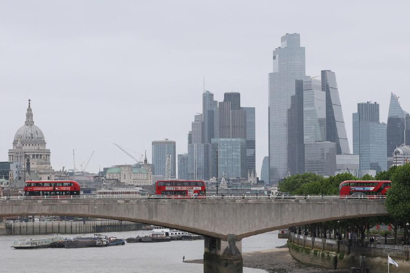 英国公共部门6月净借款额升至历史第二高6月英国公共部门净借款额达207亿英镑（约264亿新元），创1993年有月度记录以来同期第二高位