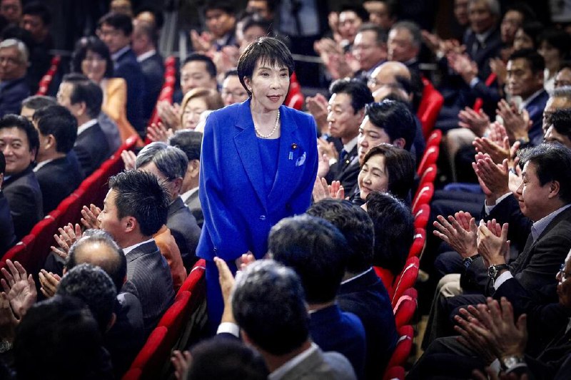 受撒切尔夫人启发 高市早苗打破政治玻璃天花板64岁的高市早苗当选自民党总裁，为她迈向成为日本首位女首相铺平道路，也让她有机会追随她的偶像——英国前首相撒切尔夫人的脚步