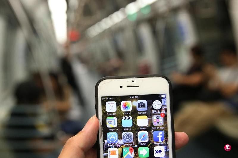 澳洲新法允许员工下班后“无视”工作电邮电话澳大利亚通过一项旨在遏制工作电邮和电话侵入个人生活的新法律，澳洲员工现在可以“无视”干扰家庭生活的工作电邮和电话