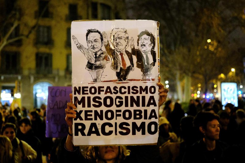 3月8日国际妇女节 全球各地妇女走上街头捍卫女权世界各地的妇女走上街头纪念国际妇女节，要求同工同酬、政治代表权和结束性别暴力，同时表达对镇压加剧的担忧