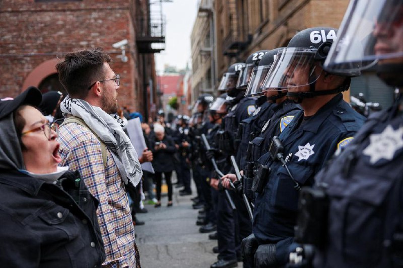 旧金山警方：约有60人在抗议特朗普示威活动中被捕旧金山警方星期天（6月9日）晚间说，旧金山市约有60人在抗议特朗普打击移民政策的示威活动中被捕