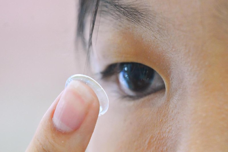 马国禁止网售隐形眼镜与光学仪器马来西亚政府强调，当地法律严禁任何网购平台在线上售卖隐形眼镜和光学仪器，违例者将面对法律行动、罚款和监禁