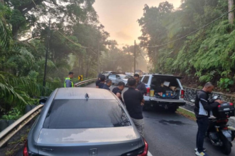 吉隆坡警匪枪战 暴力团伙头目被击毙马来西亚一名涉嫌入室盗窃和抢劫的暴力团伙头目，星期三（8月6日）在吉隆坡被警方击毙