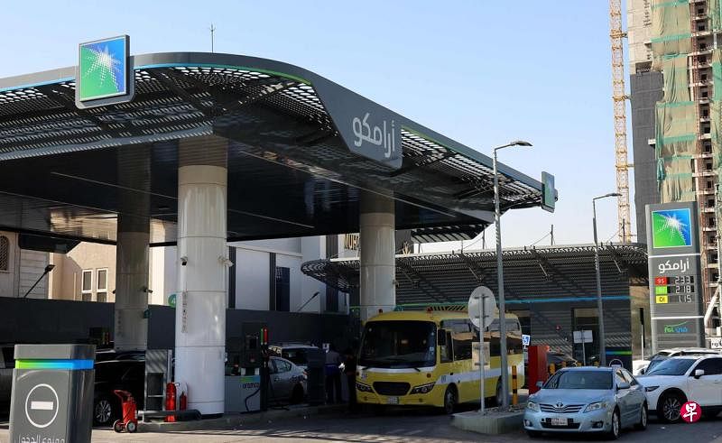 经济多元化取得进展 穆迪首次上调沙特阿拉伯评级国际新元评级公司穆迪上调了沙特阿拉伯的主权评级，为其2016年开始对该国进行评估以来首次，原因是沙特在经济多元化发展方面持续取得进展，非石油部门的前景变得更好