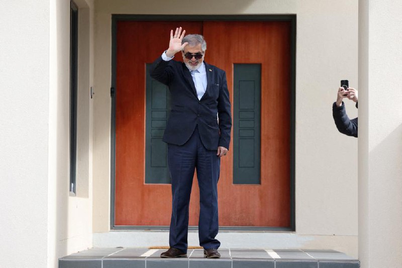 伊朗驻澳洲大使驱逐出境前称澳洲指控为“谎言”伊朗驻澳大利亚大使萨德吉星期四因驱逐令离境前，驳斥澳洲政府针对伊朗的指控并称其为“谎言”