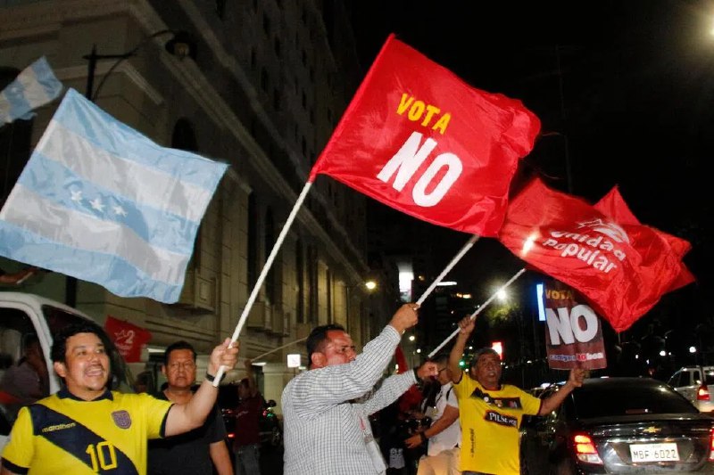 厄瓜多尔民众公投 对外国军事基地说“不”厄瓜多尔全国选举委员会星期天（11月16日）晚公布的初步计票结果显示，厄瓜多尔民众在当天举行的宪法公投中，反对设立外国军事基地