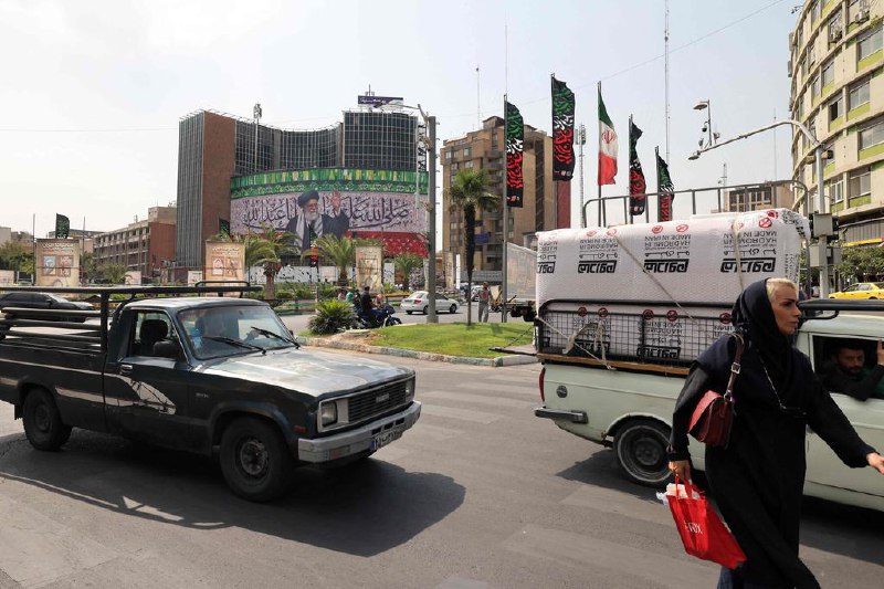 伊朗扣押一艘走私200万升燃油的外国油轮据伊朗半官方通讯社梅尔通讯社报道，霍尔木兹甘省首席法官星期三（7月16日）说，伊朗在阿曼湾扣押了一艘外国油轮，油轮走私了200万升燃油