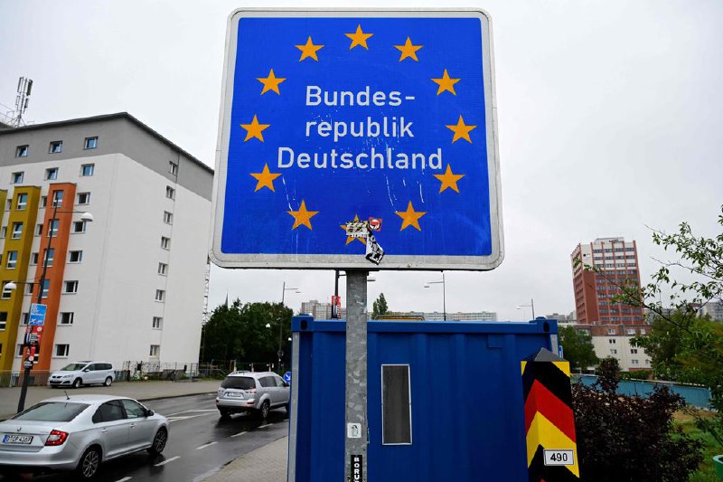 遏制非法移民 波兰将在德国和立陶宛边境实施临时管控波兰总理图斯克说，波兰将于7月7日在与德国和立陶宛的边境实施临时管控，以遏制非法移民