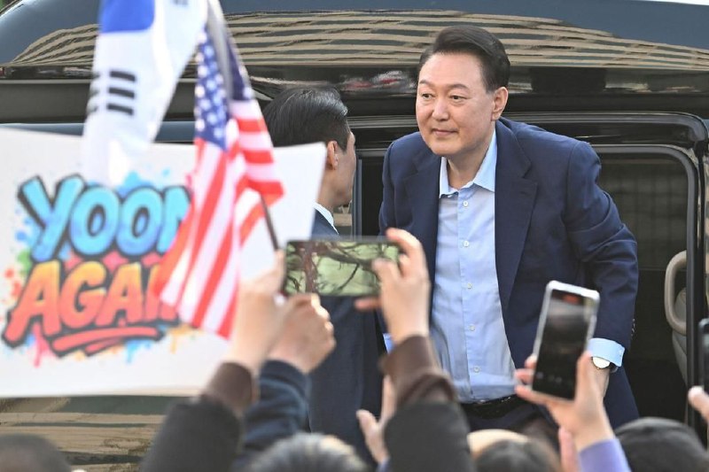 尹锡悦看选举舞弊纪录片 国民力量党担心影响选情韩国前总统尹锡悦星期三（5月21日）到电影院观看“选举舞弊”题材的纪录片，引发国民力量党内非议