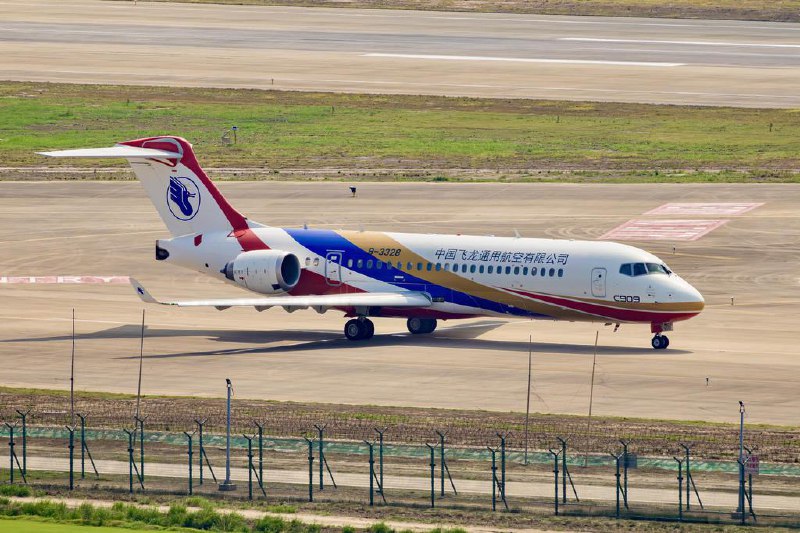 中国首架C909医疗机交付中国商飞交付首架C909医疗机，这标志着中国国产商用飞机系列化发展实现新拓展