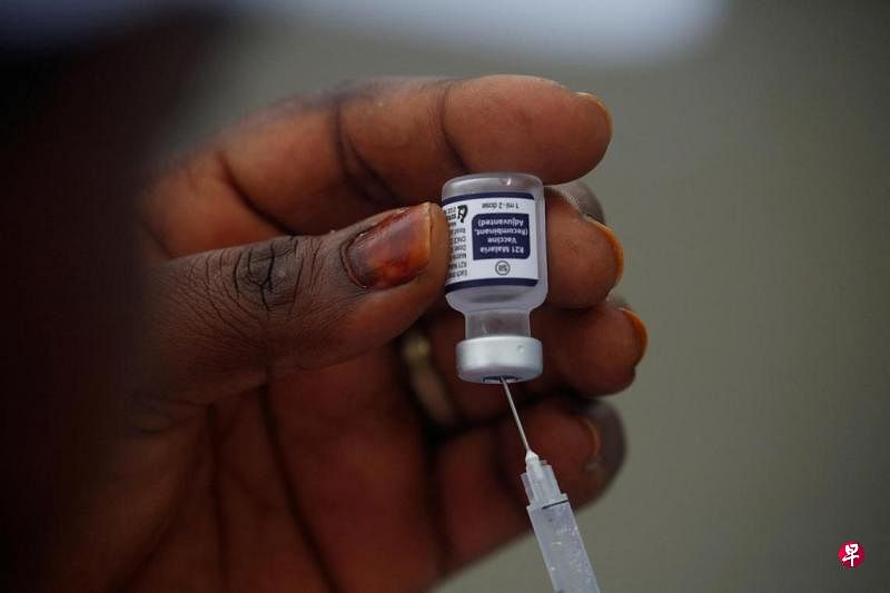 疟疾检测新法 利用激光不必采血一个国际研究团队利用一种新型便携激光设备，实现了不采血无创检测疟疾，有望显著改变这一传染病检测状况