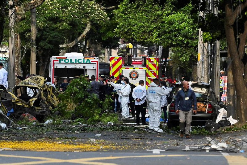 报复政府缉毒行动 哥伦比亚非法武装组织袭击造成18人死亡哥伦比亚安蒂奥基亚省和考卡山谷省分别发生非法武装组织袭击事件，共造成包括12名警察在内至少18人死亡，数十人受伤