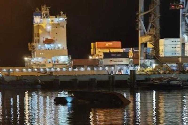 巴生港发生翻船 三人死亡两人失踪马来西亚巴生港附近水域发生船只倾覆，造成三人死亡、两人失踪，仅一人获救