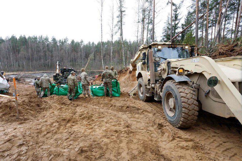 四名美军在立陶宛训练时失踪 当局寻获三人遗体四名美国军人在立陶宛参加军事演习时失踪，救援人员一周后找到其中三人的遗体
